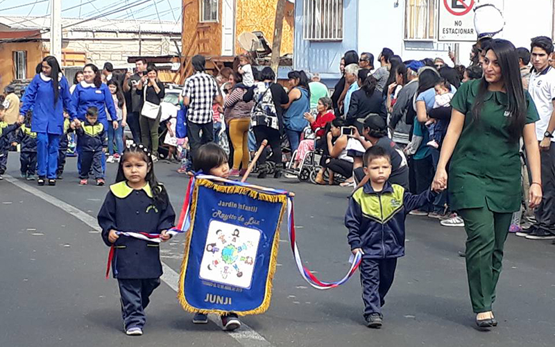 Lee más sobre el artículo Jardines infantiles de la JUNJI Tarapacá participan en desfile de las Glorias Navales