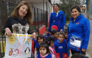 Lee más sobre el artículo Párvulos incentivan el uso de bolsas reciclables