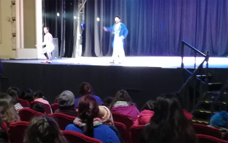 En este momento estás viendo Párvulos disfrutan del teatro en la quinta versión del Festival de Teatro Infantil Porteño