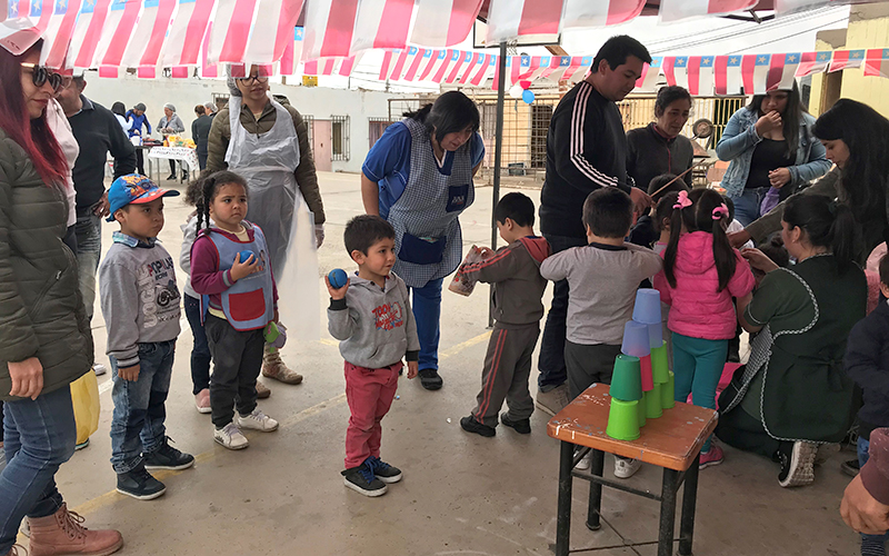 En este momento estás viendo Párvulos del “Caracolito” celebran el cumpleaños de Chile con terremotos para niños