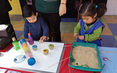 La actividad sirvió para presentar nueve proyectos educativos que se han desarrollado con los niños y niñas de todos los niveles del establecimiento