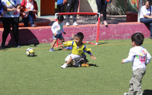 Lee más sobre el artículo Niños y niñas participaron de entretenido encuentro de futbolito interjardines