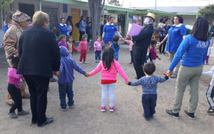 Lee más sobre el artículo Jardín de La Calera une a generaciones a través de la lectura