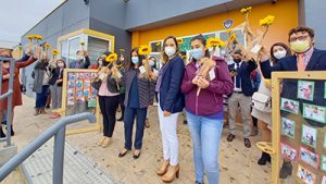 Lee más sobre el artículo Inauguran jardín “Girasoles de Limache” depositando una cápsula del tiempo en el recinto