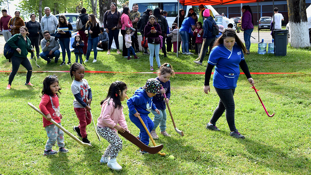 Lee más sobre el artículo Juegos ancestrales para niños y niñas se tomaron la ciudad de Osorno