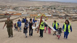 Lee más sobre el artículo Párvulos realizan procesión para celebrar la Cruz de Mayo