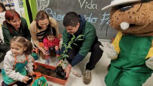Lee más sobre el artículo Junji Biobío y Conaf incentivan la plantación de árboles nativos en jardines infantiles