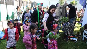 Lee más sobre el artículo Jardín intercultural “Chinkowe” realizó la ceremonia cultural de cambio de bandera