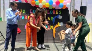 Lee más sobre el artículo Párvulos y familias Junji eligen colores que embellecerán 10 jardines infantiles