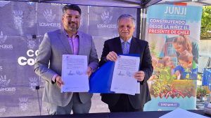 Lee más sobre el artículo Se firma convenio entre Junji y Municipalidad de Los Ángeles para reposición total de jardín