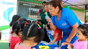 Lee más sobre el artículo Párvulos JUNJI y Aguas del Altiplano celebran el “Día Mundial del Agua”