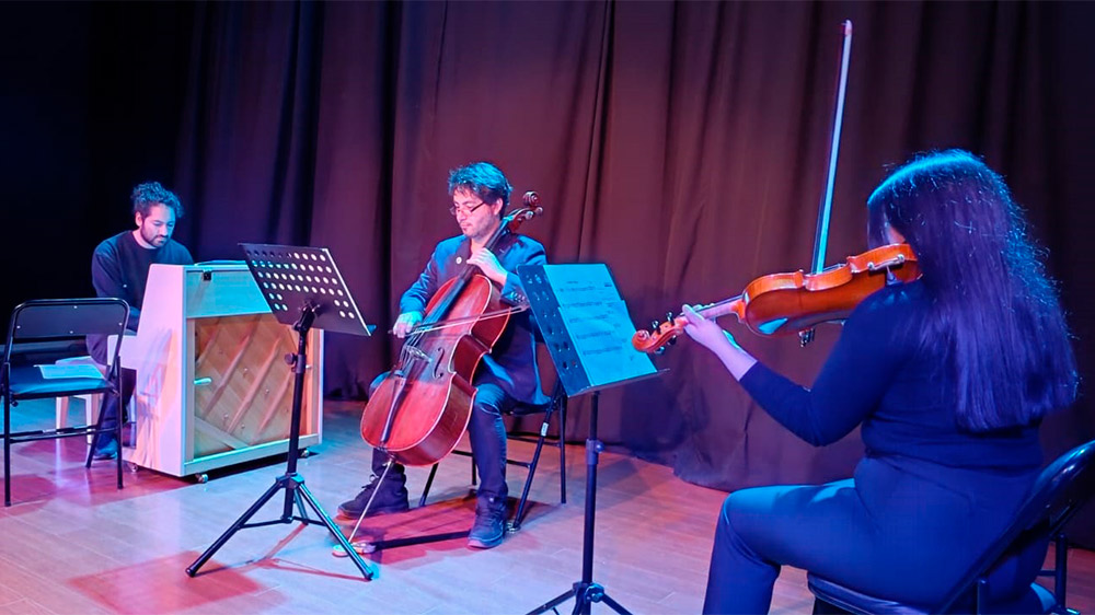 En este momento estás viendo Niñas y niños de JUNJI disfrutaron de un concierto en el estreno del piano del Ciijum