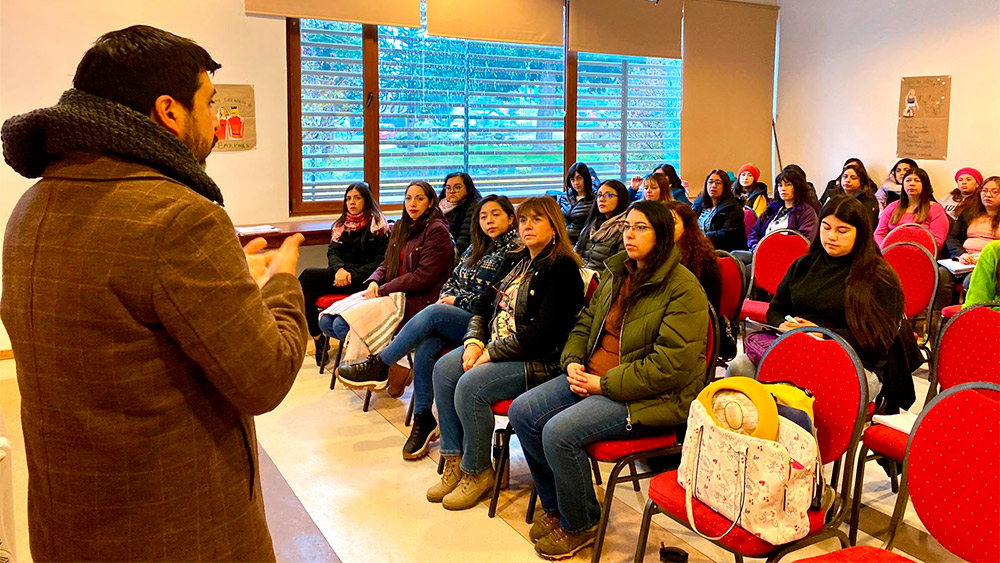 Esta actividad formativa tuvo una buena acogida entre educadoras, técnicas, funcionarios y funcionarias de dirección regional.