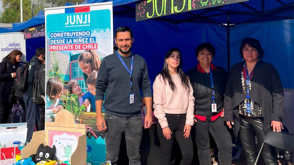 En este momento estás viendo JUNJI Metropolitana participó en la segunda versión de la Feria Educativa sobre afectividad y sexualidad integral