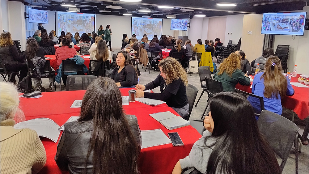 El evento contó con la participación de directoras, educadoras y técnicos de 36 jardines infantiles seleccionados por provincia.