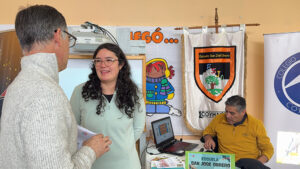 Lee más sobre el artículo Feria SAE Kau-Kalem 2025: Junji Aysén acerca a las familias de Coyhaique a la oferta escolar
