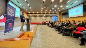 Lee más sobre el artículo Jardín Infantil «Piolín» de Ancud fue protagonista en Encuentro Regional de Innovación Educativa 2025