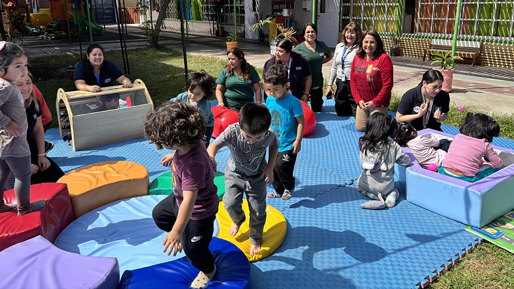 Lee más sobre el artículo En Arica JUNJI y Senadis implementan espacio de estimulación móvil para promover la inclusión