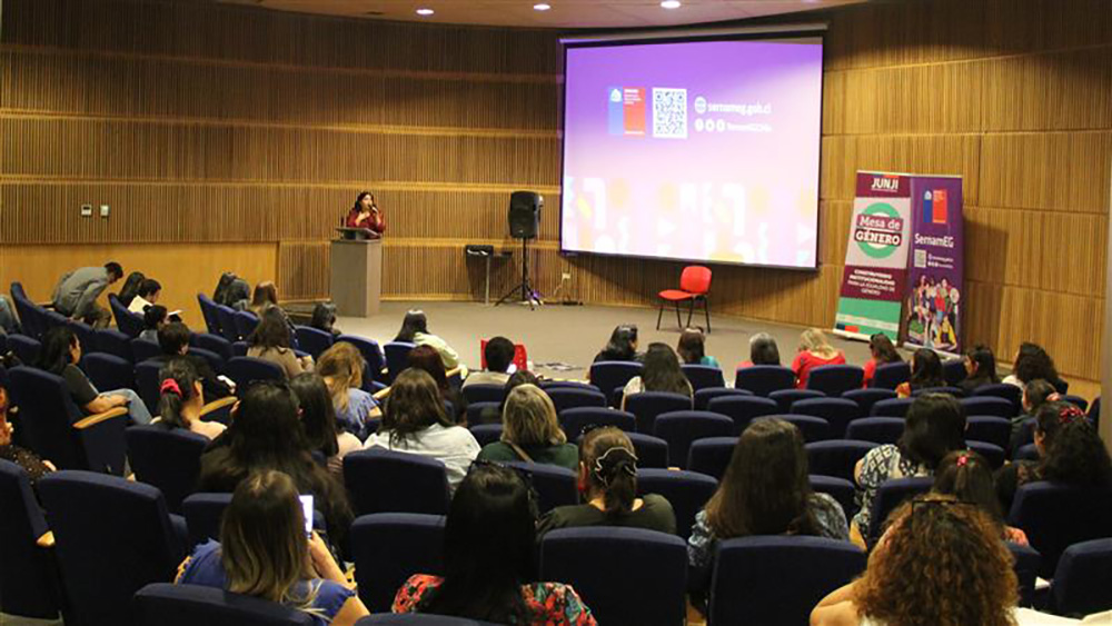 Lee más sobre el artículo JUNJI Metropolitana reafirma su compromiso institucional en la eliminación de la violencia contra la mujer