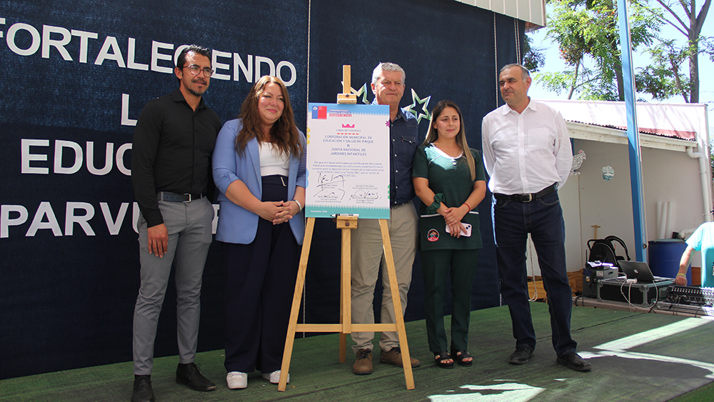 En este momento estás viendo JUNJI y Municipalidad de Pirque firman convenio para ejecutar mejoras integrales en el jardín “Santa Rita”