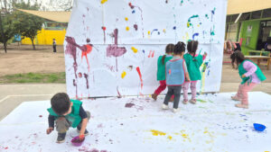 Lee más sobre el artículo Entre “mundos interactivos” y visitas guiadas: Niñas y niños de jardines vivieron una recreativa Semana de la Educación Artística
