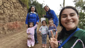 Lee más sobre el artículo Párvulos de la JUNJI en Juan Fernández convierten la tierra de su isla en aprendizaje vivo