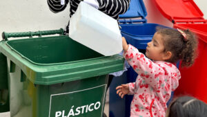 Lee más sobre el artículo Niños y niñas del Jardín “Abejitas de Rayen” conmemoran el día mundial del medio ambiente