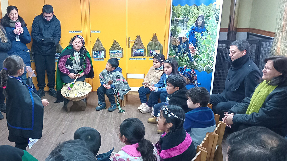 La celebración del Wiñoy Xipantu constituye una experiencia educativa significativa para los niños y niñas.