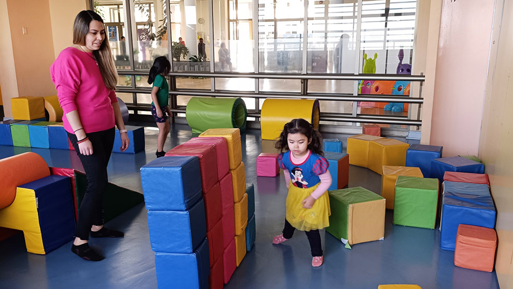Lee más sobre el artículo En vacaciones de invierno 2026 la Junji invita a jugar en familia en el Ciijum