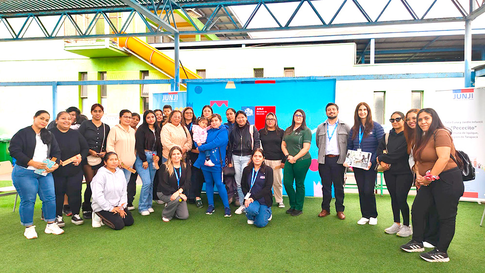 Los participantes del diálogo comparten una postal del final de jornada, que fue bien valorada por los asistentes.