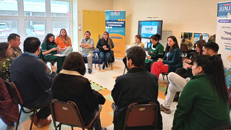 Actores de la sociedad civil y familias se reunieron en Valdivia para dialogar sobre los logros de la gestión 2025 y los desafíos de la educación inicial.