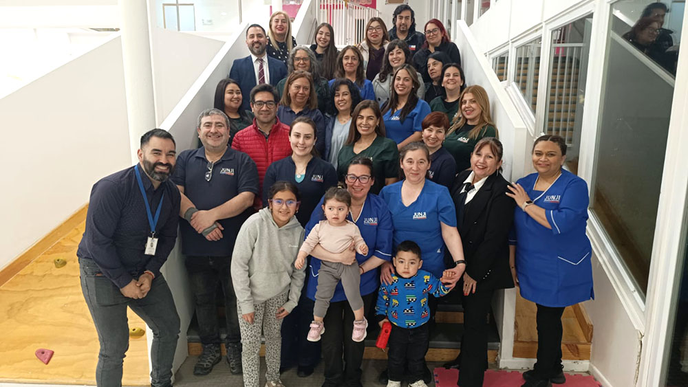 Madres, padres y apoderados dialogaron con los equipos regionales para levantar propuestas sobre seguridad, accesibilidad y entorno urbano.