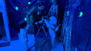 Lee más sobre el artículo Niñas y niños de la provincia de Arauco exploran el universo a través del juego