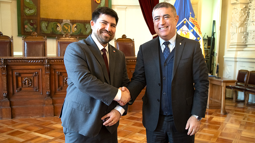 JUNJI y Municipio de Santiago establecen trabajo conjunto para abordar desafíos de educación parvularia en la comuna