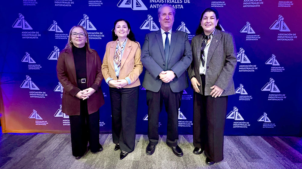 La directora regional (s) y educadoras de la zona fortalecieron alianzas estratégicas con el sector industrial.