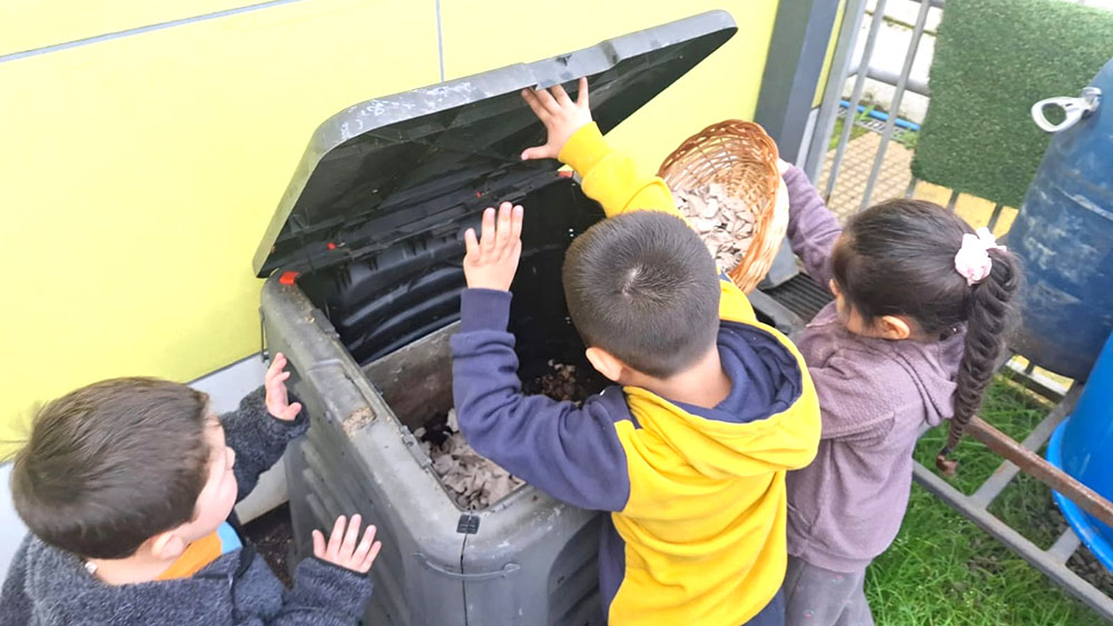 Jardín Infantil "Pequeños Historiadores" transforma residuos en aprendizajes medioambientales