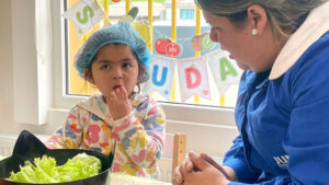 Lee más sobre el artículo Alimentación y bienestar: JUNJI garantiza hasta el 75 por ciento de los nutrientes que los párvulos requieren al día