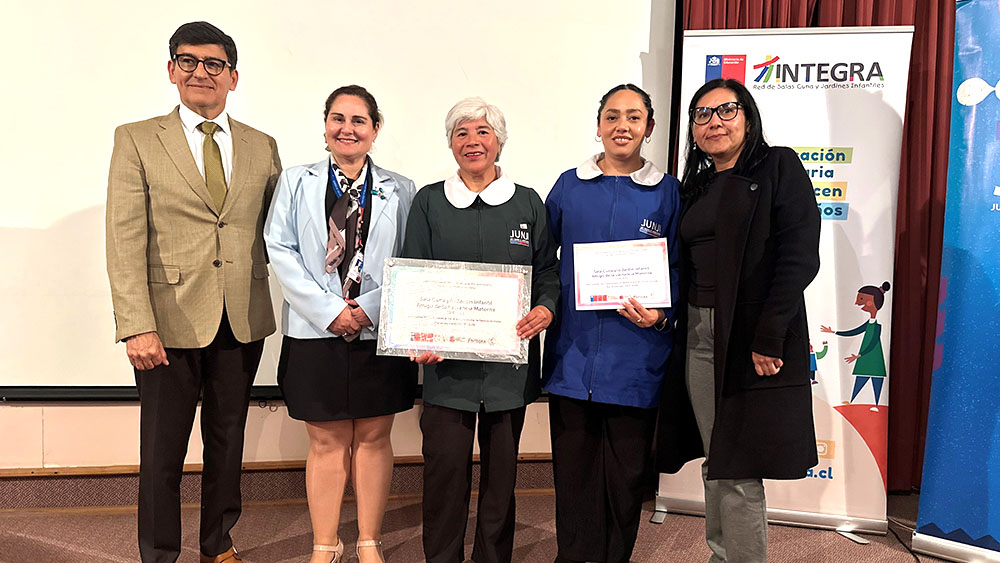 Unidades educativas de JUNJI, Integra, SLEP y VTF recibieron la certificación por respaldar a las familias de la región.