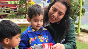 Lee más sobre el artículo “Espacios pedagógicos que transforman”: Educadora de JUNJI Metropolitana es finalista del Global Teacher Prize Chile 2026