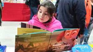 Lee más sobre el artículo JUNJI Los Ríos acercó la lectura y la educación parvularia a las familias en la Feria del Libro de Valdivia