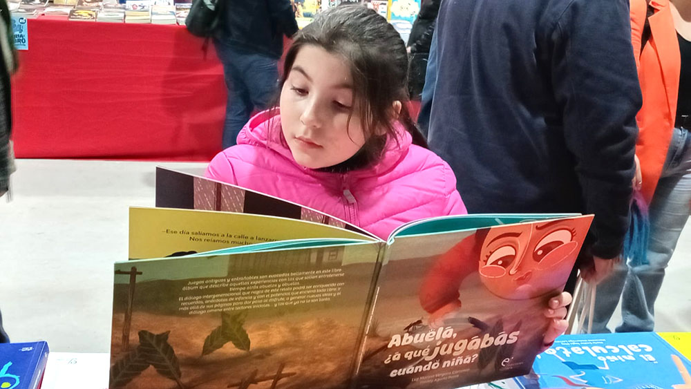 JUNJI Los Ríos acercó la lectura y la educación parvularia a las familias en la Feria del Libro de Valdivia