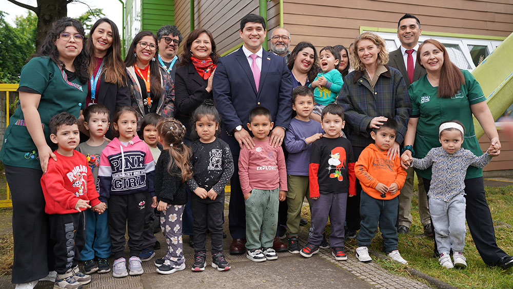 Autoridades regionales lanzaron la campaña en la unidad educativa Pichicautín de Temuco.